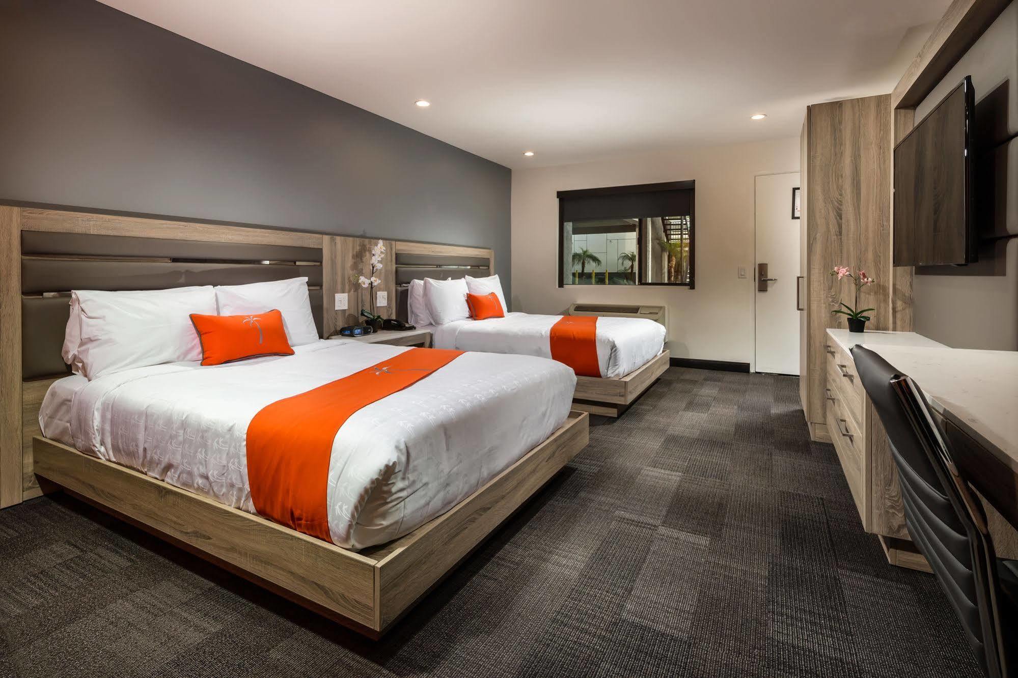 Hotel Canoga At Warner Center